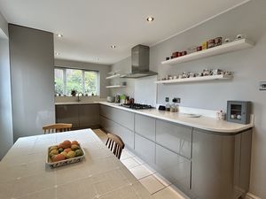 Breakfast Kitchen- click for photo gallery